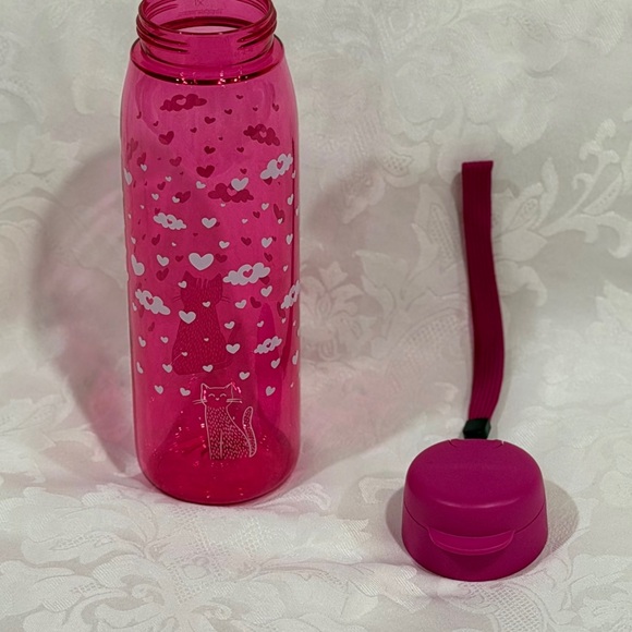 NEW (NIP) Tupperware Pink Eco Water Bottle with Hearts Design - Picture 3 of 7